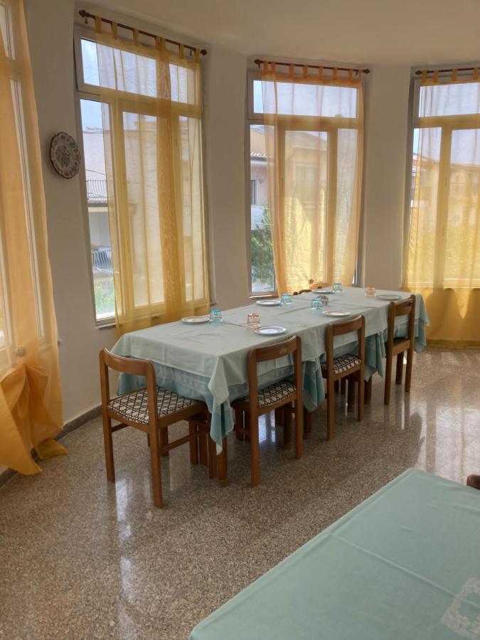 Hotel L'Ancora Ла Калета Екстериор снимка