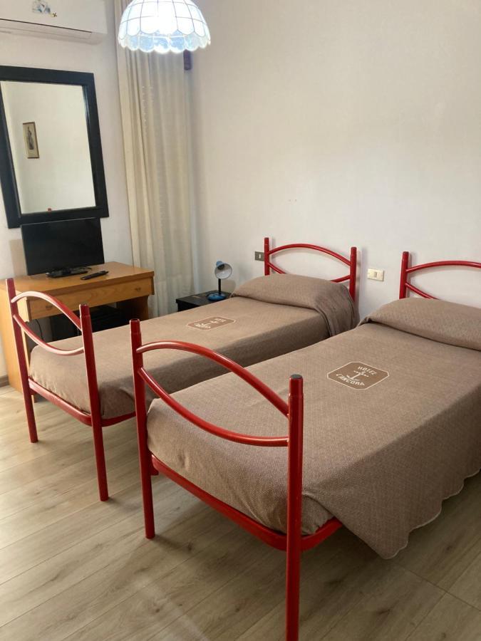 Hotel L'Ancora Ла Калета Екстериор снимка