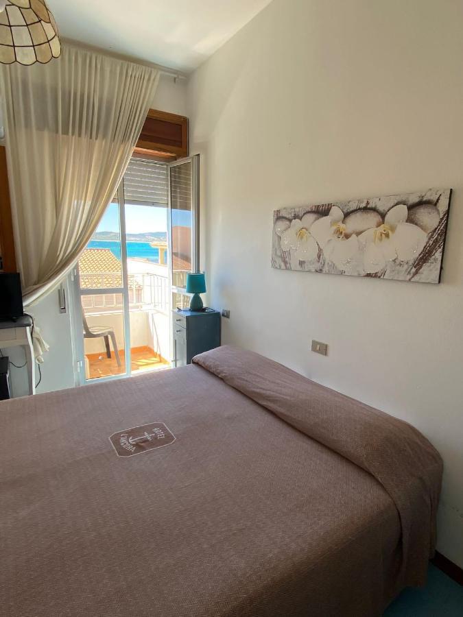 Hotel L'Ancora Ла Калета Екстериор снимка