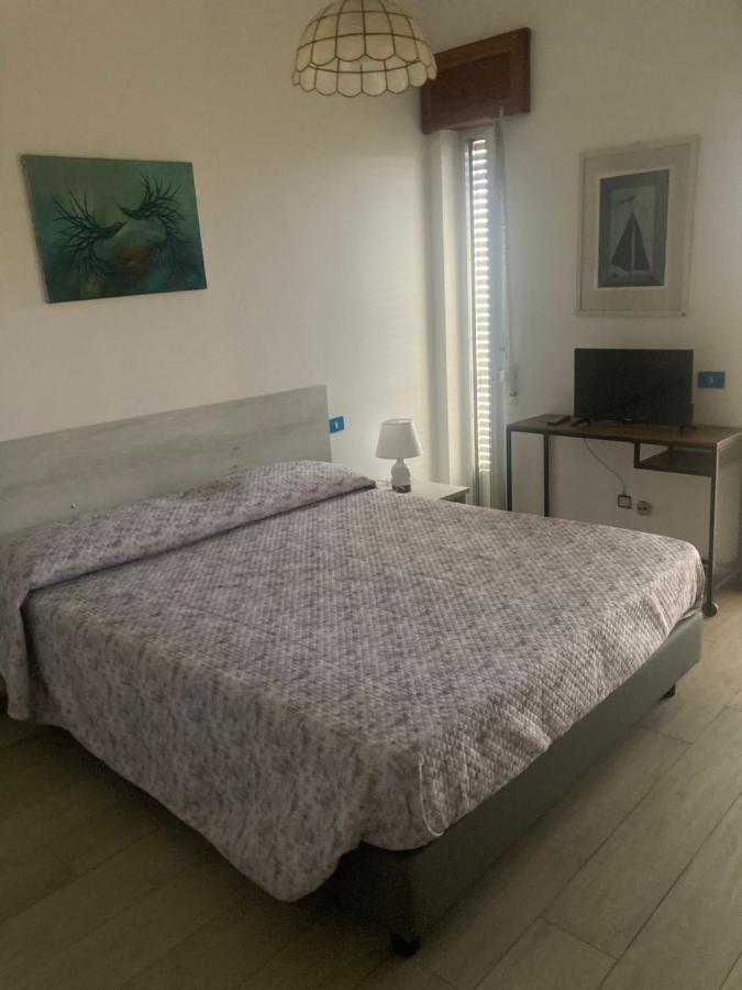 Hotel L'Ancora Ла Калета Екстериор снимка